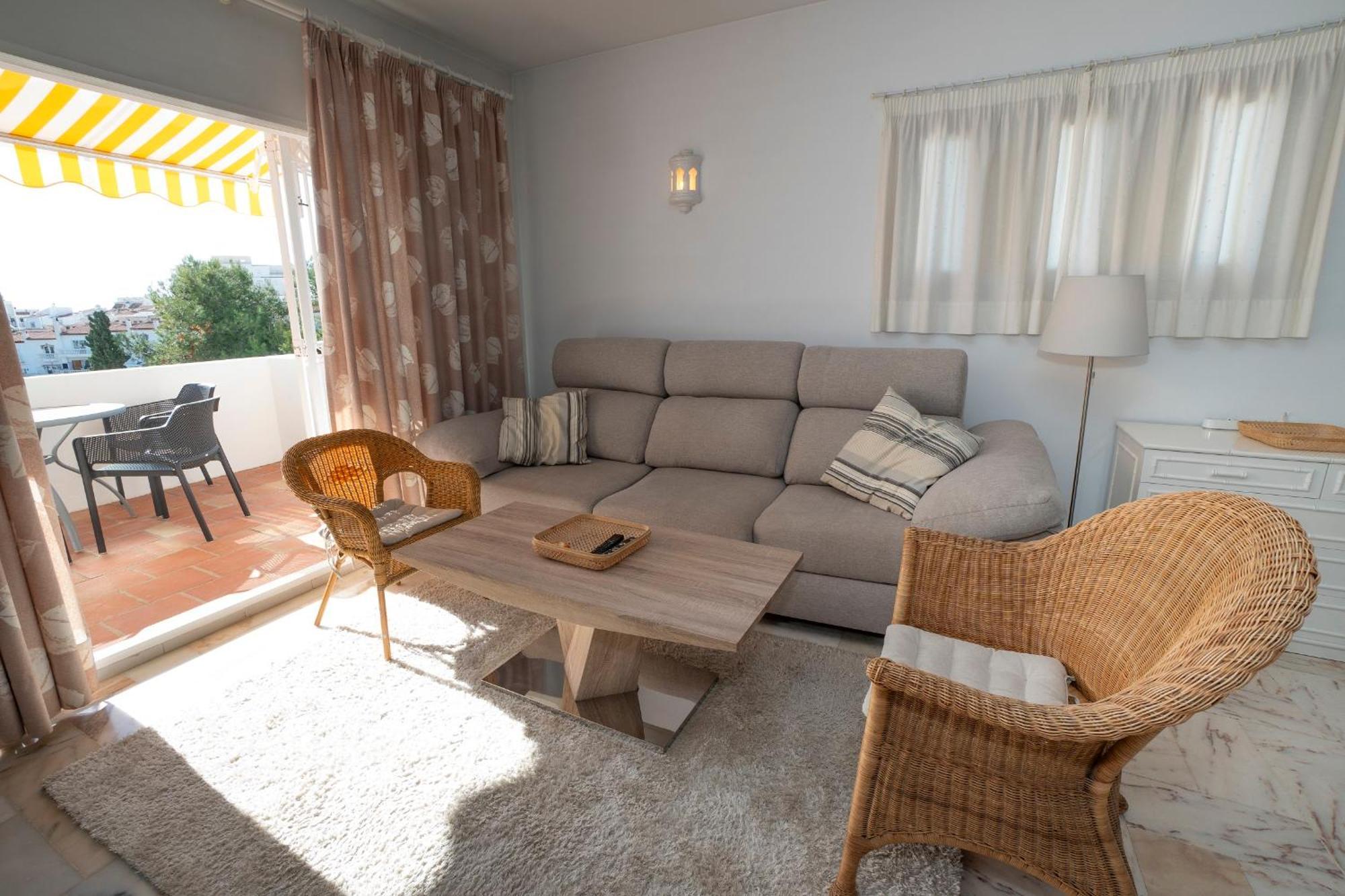 Апартаменти Residensol 13 Menyber Нерха Екстер'єр фото