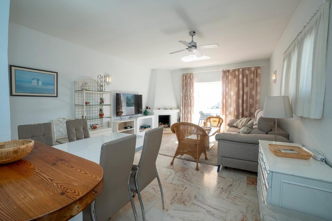 Апартаменти Residensol 13 Menyber Нерха Екстер'єр фото